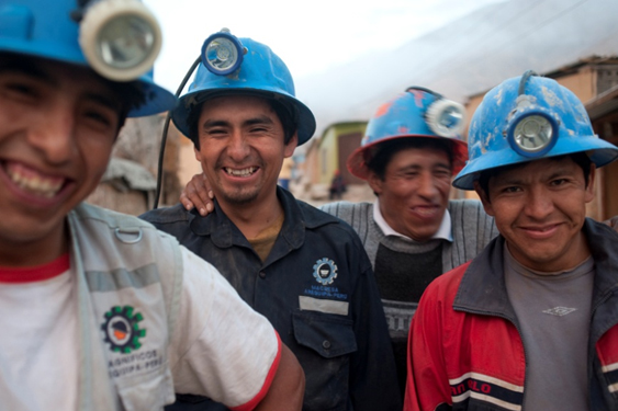 Peruvian Miners Photo by Red Social